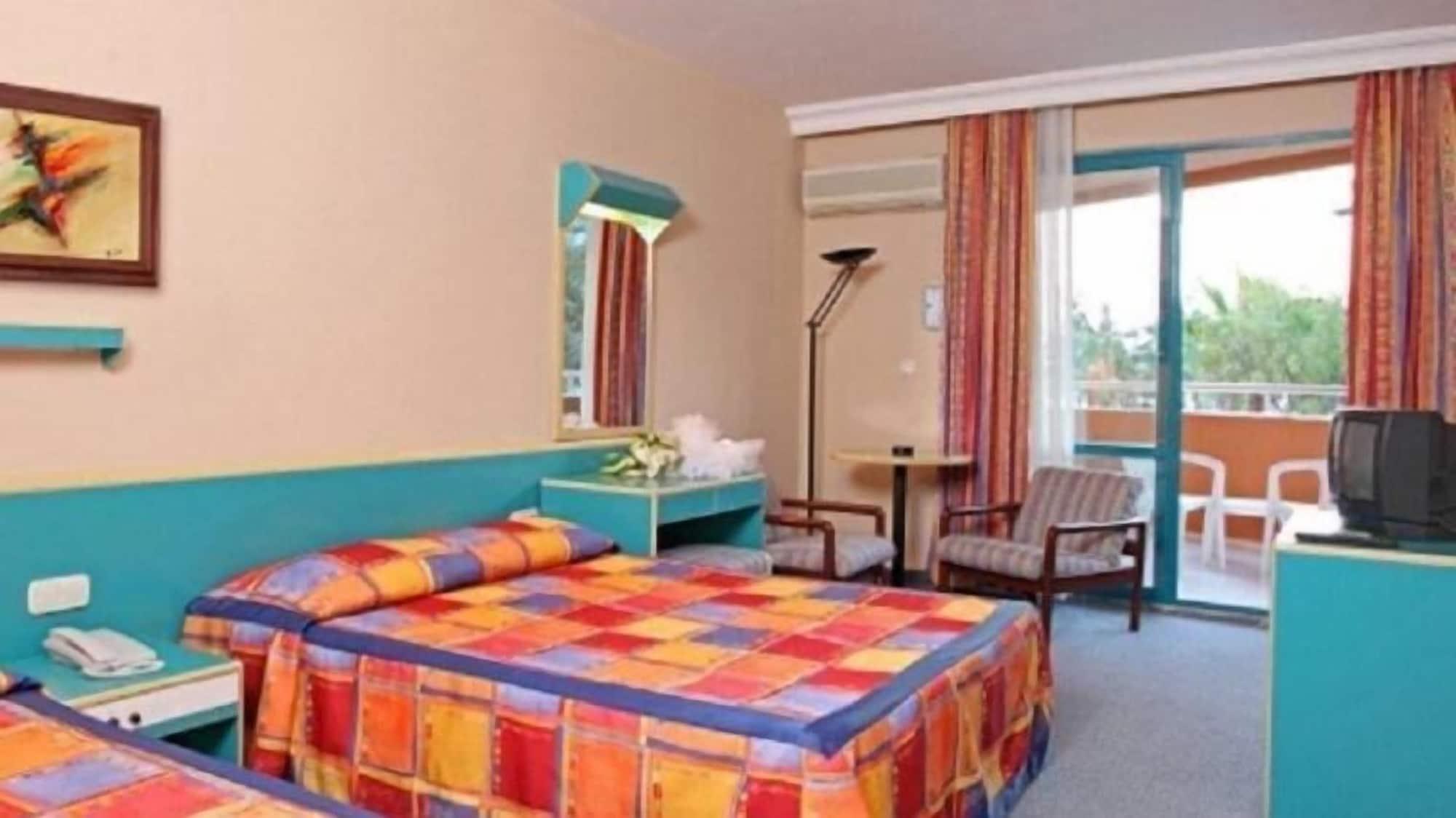 Merlin Beach Park Hotel Tosmur Luaran gambar