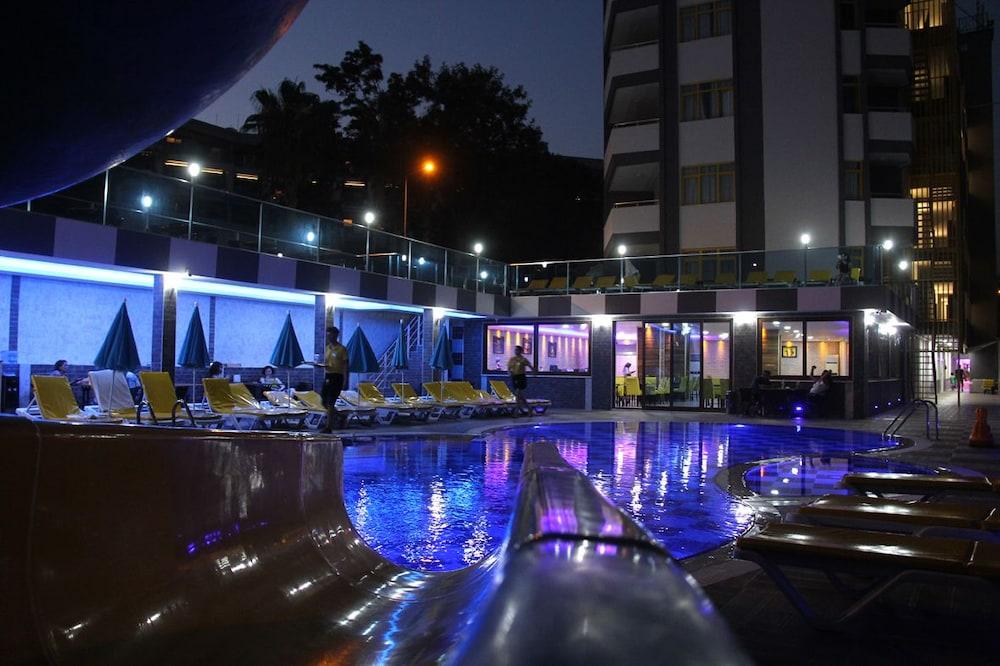 Merlin Beach Park Hotel Tosmur Luaran gambar