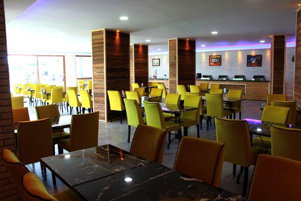 Merlin Beach Park Hotel Tosmur Luaran gambar